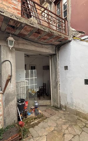 Casa à venda com 262m², 6 quartos e 2 vagas Casa à venda com 262m², 6 quartos e 2 vagasQuintal