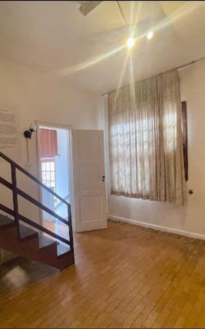 Casa à venda com 262m², 6 quartos e 2 vagas Casa à venda com 262m², 6 quartos e 2 vagasQuarto 2