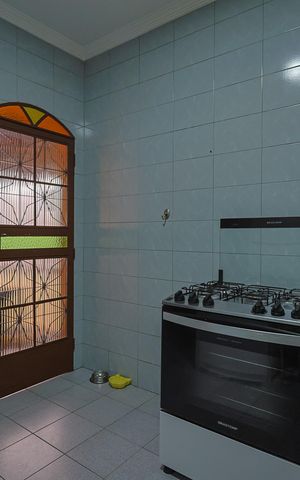 Casa à venda com 247m², 3 quartos e 3 vagas Casa à venda com 247m², 3 quartos e 3 vagasCozinha