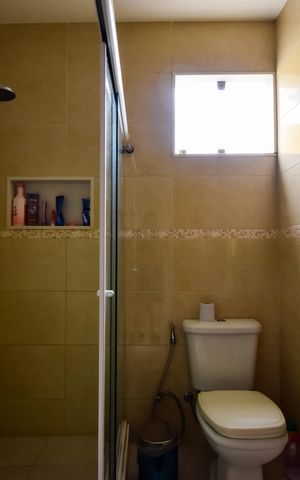 Casa à venda com 350m², 4 quartos e 1 vaga Casa à venda com 350m², 4 quartos e 1 vagaBanheiro Social