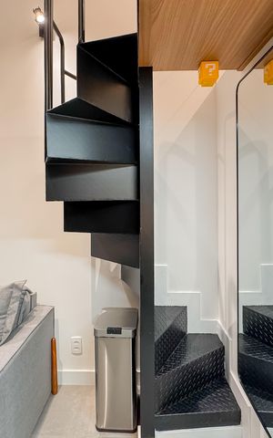 Apartamento para alugar com 27m², 1 quarto e sem vaga Apartamento para alugar com 27m², 1 quarto e sem vagaEscada