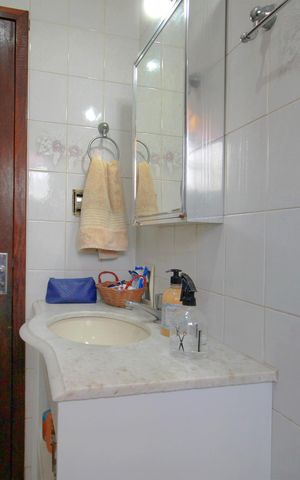 Casa à venda com 448m², 6 quartos e 2 vagasCasa 1 - Banheiro 1