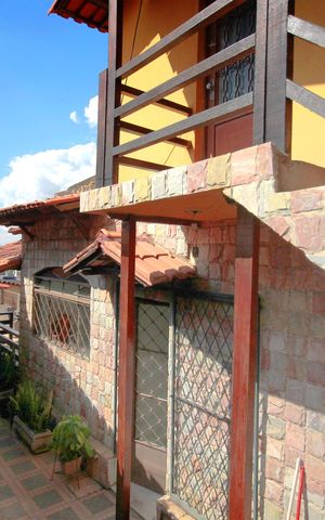 Casa à venda com 448m², 6 quartos e 2 vagasÁrea Externa