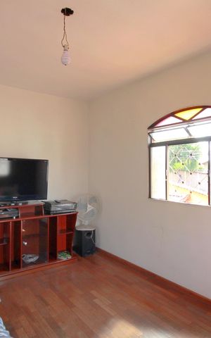 Casa à venda com 448m², 6 quartos e 2 vagasCasa 1 - Quarto 1