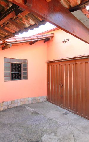 Casa à venda com 448m², 6 quartos e 2 vagasÁrea Externa