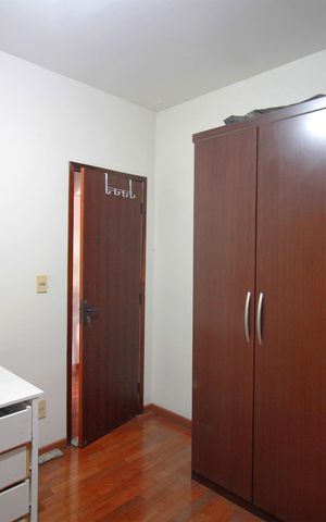 Casa à venda com 448m², 6 quartos e 2 vagasCasa 1 - Quarto 3