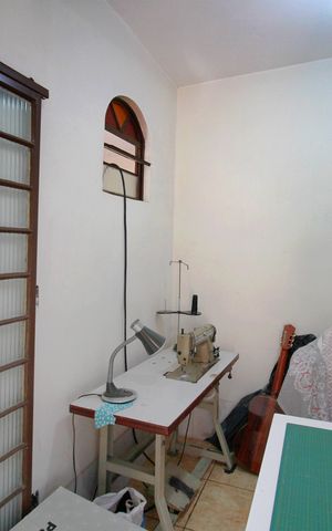 Casa à venda com 448m², 6 quartos e 2 vagasCasa 1 - Quarto de Serviço