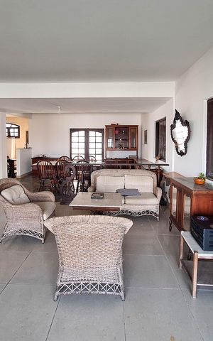 Casa à venda com 650m², 4 quartos e 10 vagas Casa à venda com 650m², 4 quartos e 10 vagasSala 1