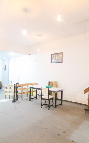 Casa à venda com 233m², 2 quartos e 10 vagas Casa à venda com 233m², 2 quartos e 10 vagasEdícula