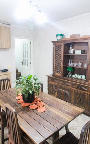 Casa à venda com 233m², 2 quartos e 10 vagas Casa à venda com 233m², 2 quartos e 10 vagasCozinha