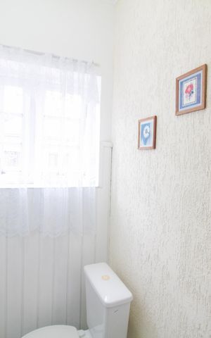 Casa à venda com 233m², 2 quartos e 10 vagas Casa à venda com 233m², 2 quartos e 10 vagasLavabo