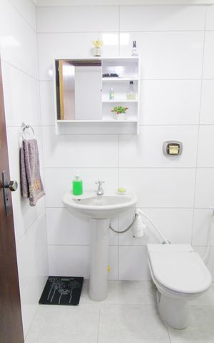 Casa à venda com 233m², 2 quartos e 10 vagas Casa à venda com 233m², 2 quartos e 10 vagasBanheiro - Suite 2
