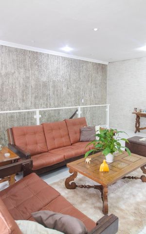 Casa à venda com 233m², 2 quartos e 10 vagas Casa à venda com 233m², 2 quartos e 10 vagasSala 1