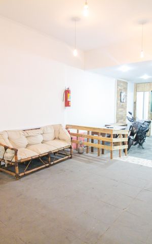 Casa à venda com 233m², 2 quartos e 10 vagas Casa à venda com 233m², 2 quartos e 10 vagasEdícula