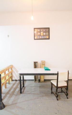 Casa à venda com 233m², 2 quartos e 10 vagas Casa à venda com 233m², 2 quartos e 10 vagasEdícula