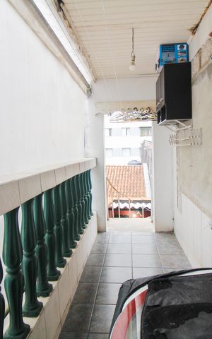 Casa à venda com 233m², 2 quartos e 10 vagas Casa à venda com 233m², 2 quartos e 10 vagasÁrea de Serviço e Acesso à Área Gourmet