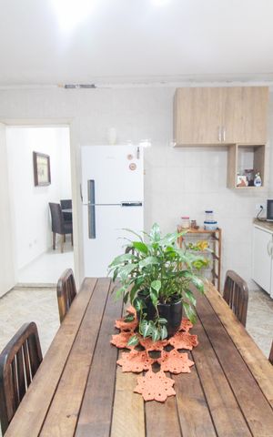 Casa à venda com 233m², 2 quartos e 10 vagas Casa à venda com 233m², 2 quartos e 10 vagasCozinha