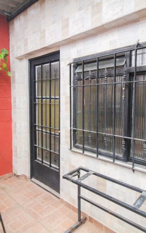 Casa à venda com 233m², 2 quartos e 10 vagas Casa à venda com 233m², 2 quartos e 10 vagasÁrea Gourmet - Churraqueira e Acesso ao Mezanino