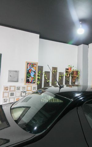 Casa à venda com 233m², 2 quartos e 10 vagas Casa à venda com 233m², 2 quartos e 10 vagasGaragem