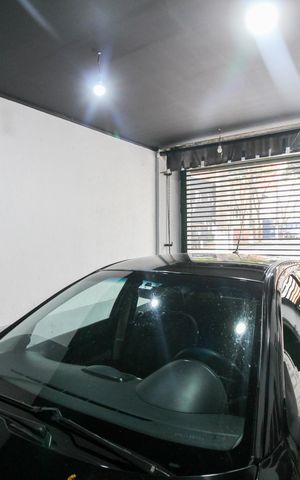 Casa à venda com 233m², 2 quartos e 10 vagas Casa à venda com 233m², 2 quartos e 10 vagasGaragem