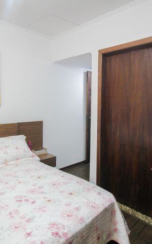 Casa à venda com 233m², 2 quartos e 10 vagas Casa à venda com 233m², 2 quartos e 10 vagasSuite