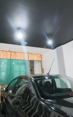 Casa à venda com 233m², 2 quartos e 10 vagas Casa à venda com 233m², 2 quartos e 10 vagasGaragem