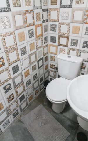 Casa à venda com 233m², 2 quartos e 10 vagas Casa à venda com 233m², 2 quartos e 10 vagasEdícula