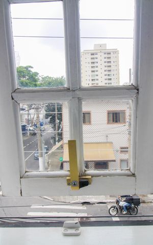 Casa à venda com 233m², 2 quartos e 10 vagas Casa à venda com 233m², 2 quartos e 10 vagasLavabo