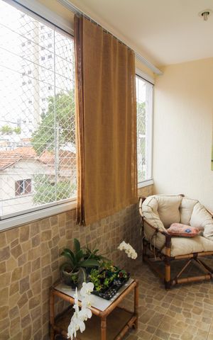 Casa à venda com 233m², 2 quartos e 10 vagas Casa à venda com 233m², 2 quartos e 10 vagasVaranda