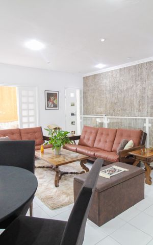 Casa à venda com 233m², 2 quartos e 10 vagas Casa à venda com 233m², 2 quartos e 10 vagasSala 1
