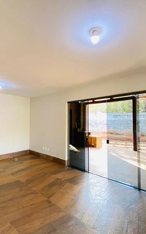 Casa à venda com 2000m², 2 quartos e 6 vagas Casa à venda com 2000m², 2 quartos e 6 vagasQuarto 2