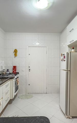 Casa à venda com 125m², 2 quartos e 2 vagas Casa à venda com 125m², 2 quartos e 2 vagasCozinha