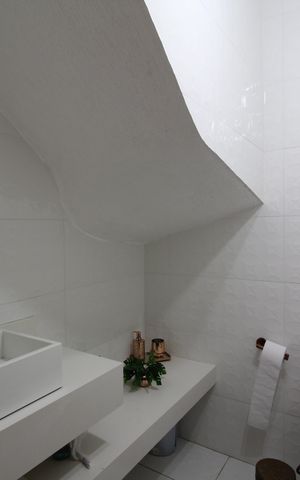 Casa de condomínio à venda com 180m², 3 quartos e 1 vagaLavabo