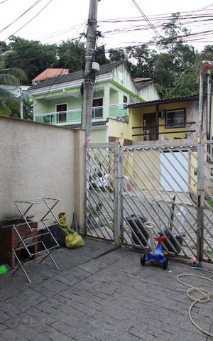 Casa de condomínio à venda com 180m², 3 quartos e 1 vagaGaragem