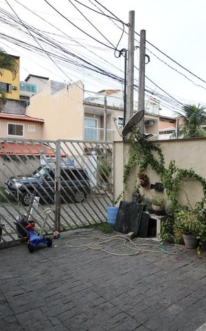 Casa de condomínio à venda com 180m², 3 quartos e 1 vagaGaragem