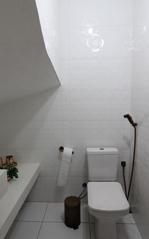 Casa de condomínio à venda com 180m², 3 quartos e 1 vagaLavabo