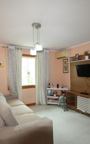 Casa de condomínio à venda com 180m², 3 quartos e 1 vagaSala