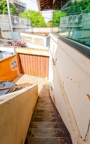 Casa à venda com 214m², 4 quartos e 2 vagas Casa à venda com 214m², 4 quartos e 2 vagasÁrea Externa