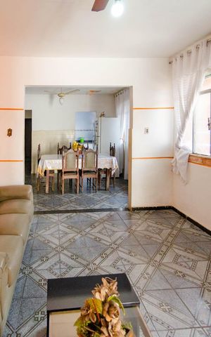 Casa à venda com 214m², 4 quartos e 2 vagas Casa à venda com 214m², 4 quartos e 2 vagasSala