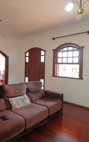 Casa à venda com 273m², 3 quartos e 4 vagasSala