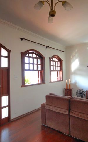 Casa à venda com 273m², 3 quartos e 4 vagasSala