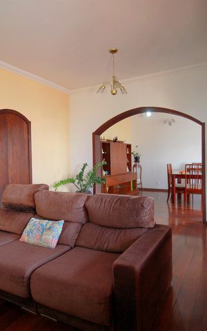 Casa à venda com 273m², 3 quartos e 4 vagasSala