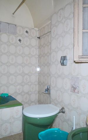 Casa à venda com 155m², 2 quartos e 1 vagaBanheiro