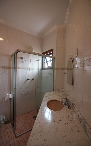 Casa à venda com 362m², 3 quartos e 3 vagasBanheiro da Suíte 3