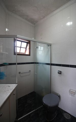 Casa à venda com 362m², 3 quartos e 3 vagasBanheiro da Suíte 2