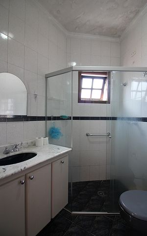 Casa à venda com 362m², 3 quartos e 3 vagasBanheiro da Suíte 2