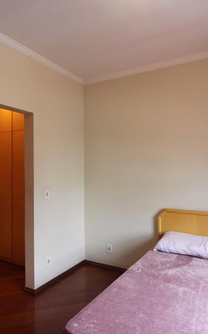 Casa à venda com 362m², 3 quartos e 3 vagasSuíte 2