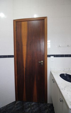 Casa à venda com 362m², 3 quartos e 3 vagasBanheiro da Suíte 2