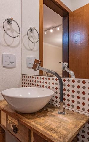 Casa à venda com 225m², 3 quartos e 4 vagasLavabo