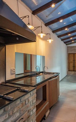 Casa à venda com 225m², 3 quartos e 4 vagasVaranda gourmet